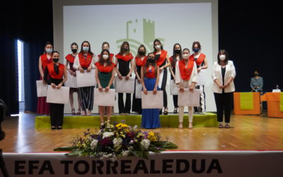 Les alumnes d’ESO i FPB celebren la seua graduació