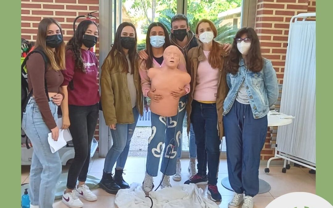 Alumnes de TAPSD de la EFA Torrealedua assisteixen a una xarrada de reanimació pulmonar