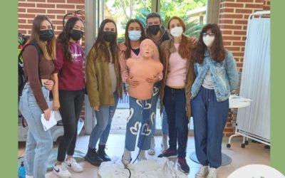 Alumnes de TAPSD de la EFA Torrealedua assisteixen a una xarrada de reanimació pulmonar