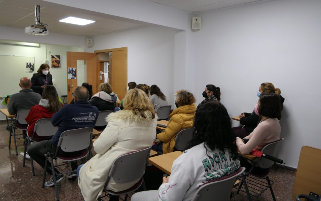 Padres y madres visitan la EFA Torrealedua