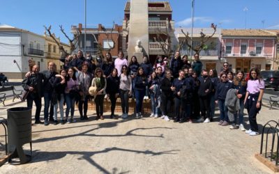 Las alumnas de la EFA Torrealedua conocen el Castell de Alfarb, la dolçaina y el tabal