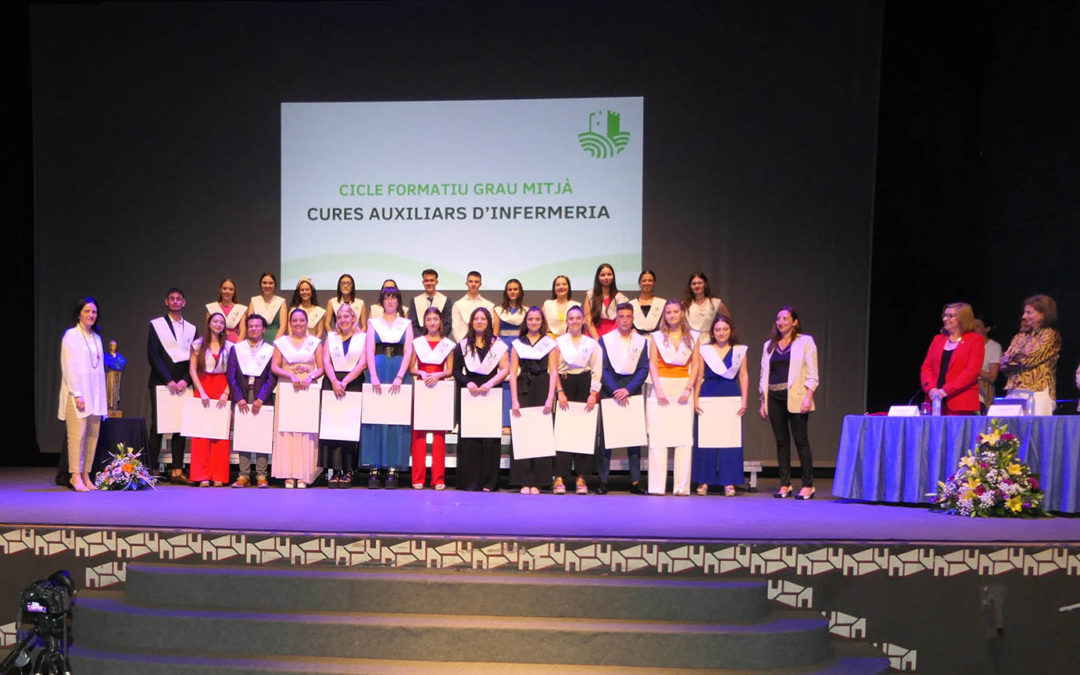 Carlet acoge las graduaciones de Ciclos de la EFA Torrealedua