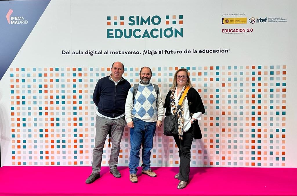 Torrealedua visita el salón internacional de Tecnología e innovación educativa