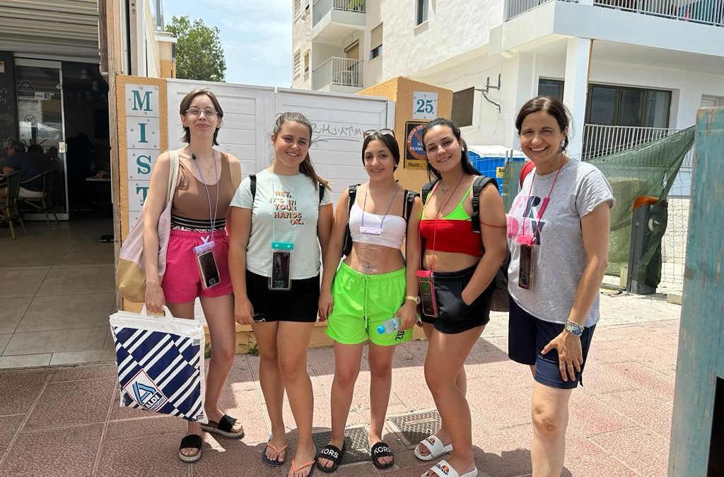 Alumnas de EFA Torraledua en el campamento de Voluntariado de la Fundación Espurna